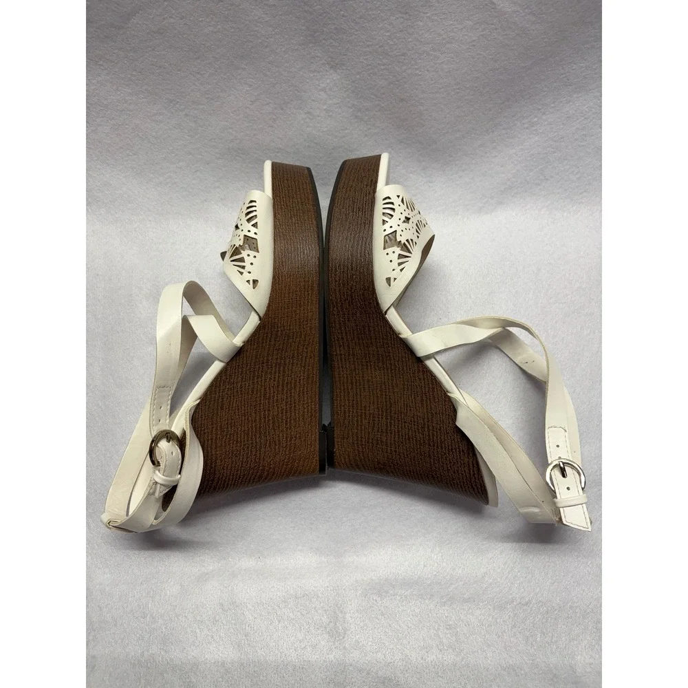 Indigo Rd‎ Womens White Laser Cut Wedge Sandals Platform Ankle Strap Size 10M